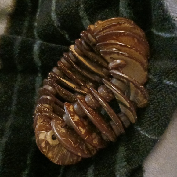 Artisan Coconut Shell bracelet - Picture 5 of 7